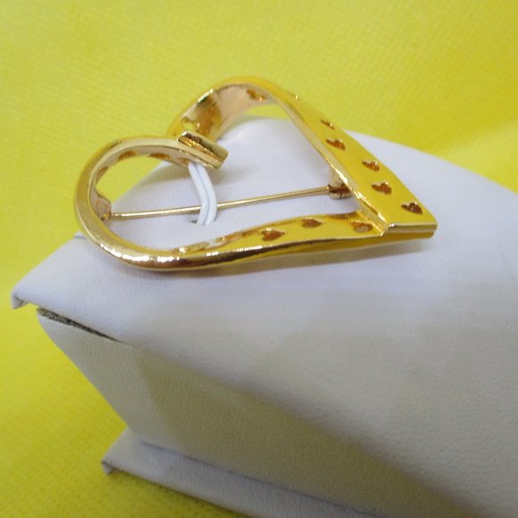 Avon Heart Brooch - Picture 2 of 6